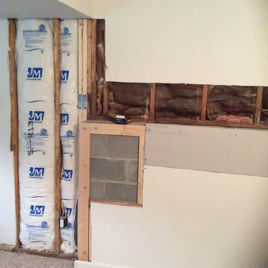 Wall insulation replacement during Structural Drying in Strawberry